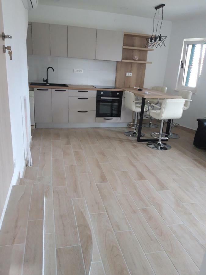 Apartments Lorio Vodice Exterior photo